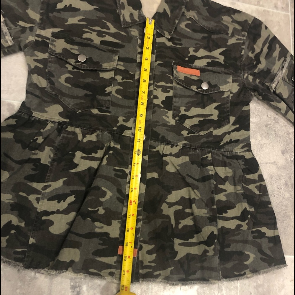 🎊HP🎉1 Left🎊Camouflage Peplum Trucker Jacket For Women-Measurements in Pics✨ - Picture 13 of 16